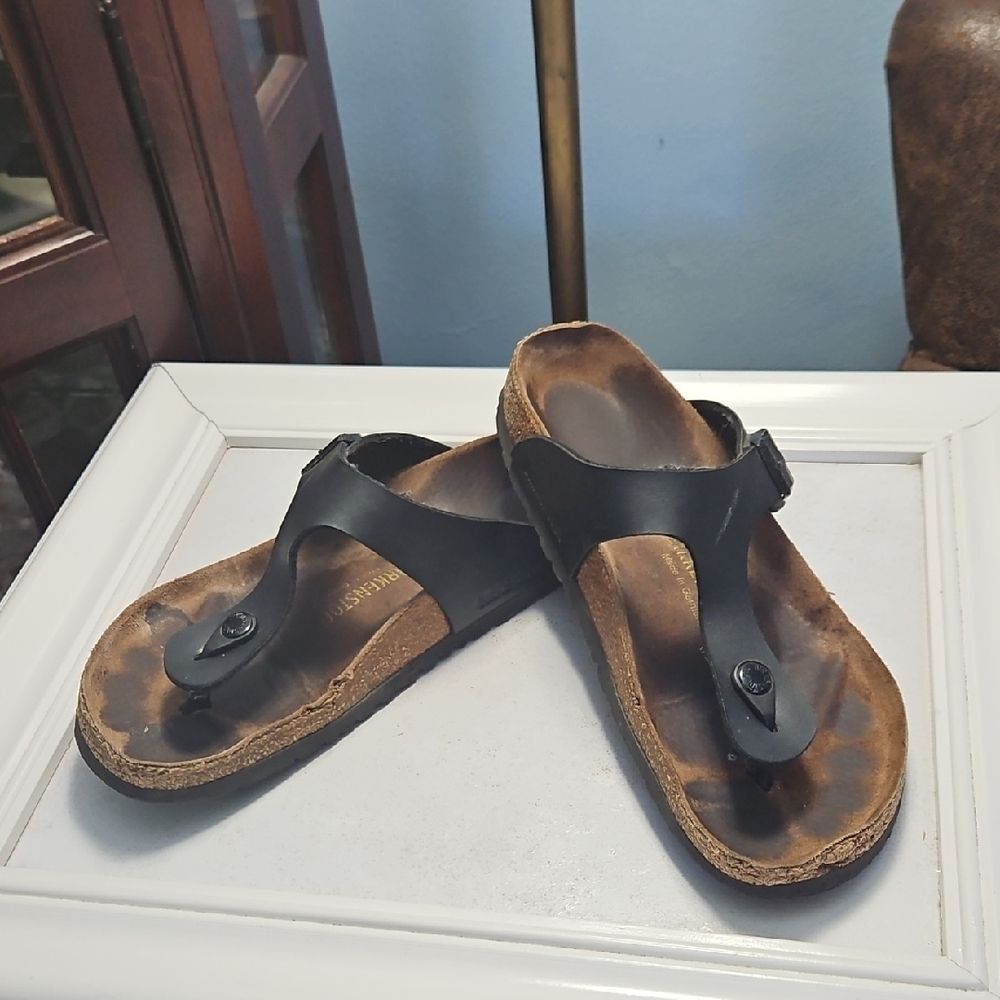 Birkenstock Gizah Black Leather Sandals Size 41 / US 10-10.5